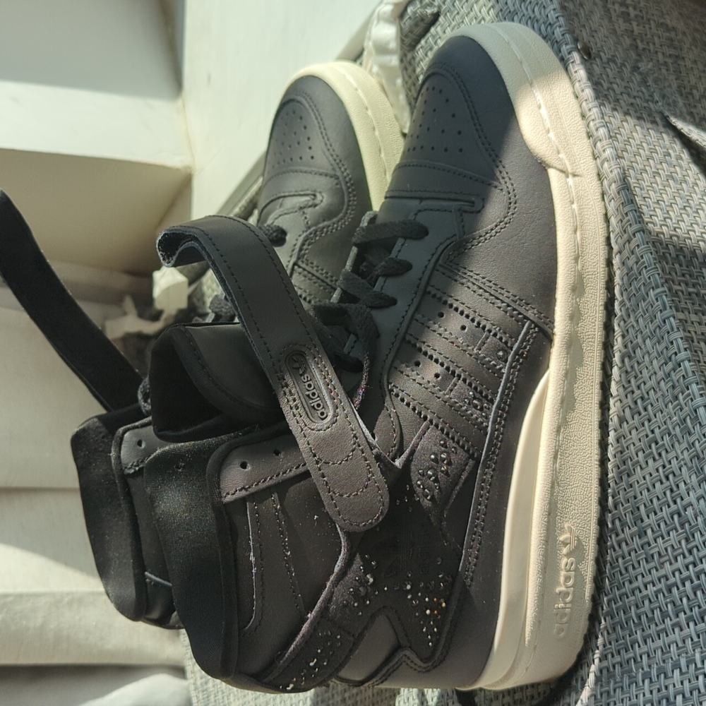 Black Adidas Forum 84 worn once